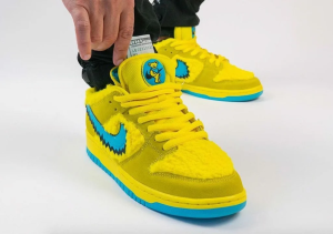 Alternative view of Giày Nike Grateful Dead x Dunk Low SB 'Yellow Bear' CJ5378-700