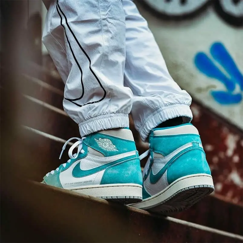 Giày Nike Air Jordan 1 Retro High OG 'Turbo Green' 555088-311 - Ảnh 5