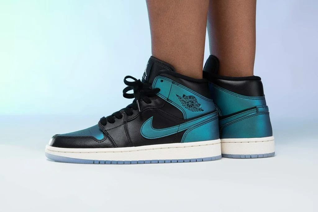 Giày Nike Wmns Air Jordan 1 Mid 'Metallic Turquoise' BQ6472-009 - Ảnh 4