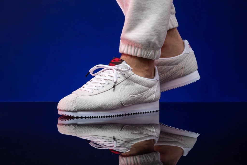 Giày Nike Classic Cortez Stranger Things Sail Upside Down Pack CJ6107-100 - Ảnh 5
