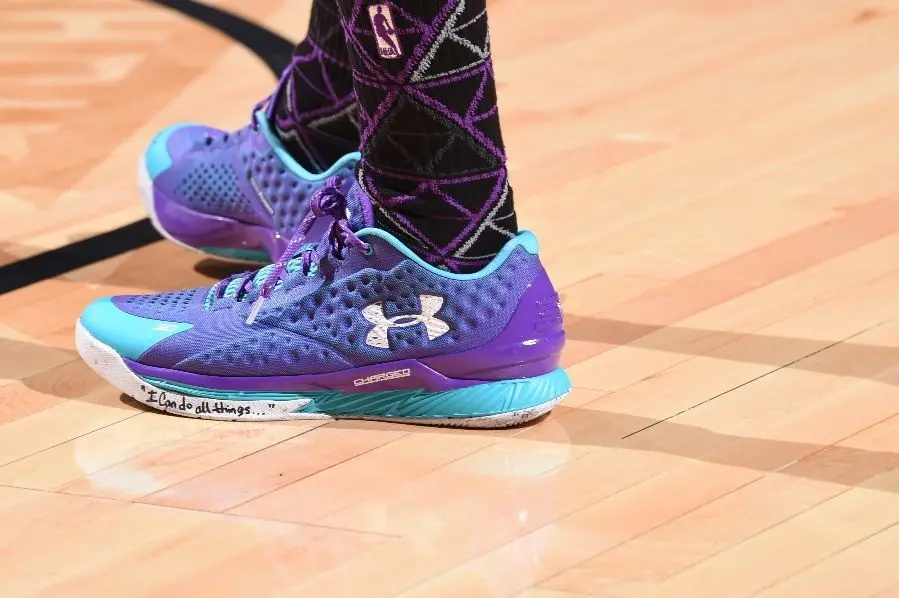 Alternative view of Giày Under Armour Curry 1 Retro 'Father To Son' 2022 3026075-500
