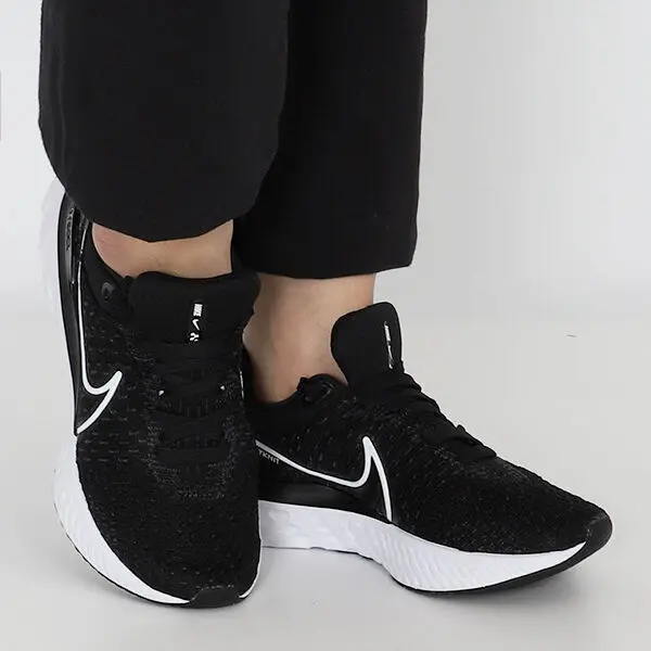Giày Nike React Infinity Run Flyknit 3 'Black White' DD3024-001 - Ảnh 3