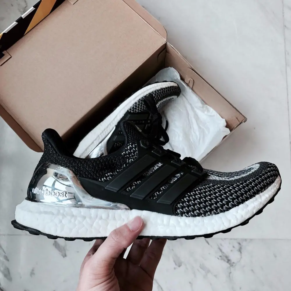 Alternative view of Giày Adidas Ultra Boost 2.0 Silver Medal (2018) BB4077