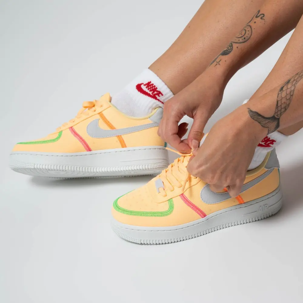 Alternative view of Giày Nike Air Force 1 LX 'Melon Tint' CK6572-800