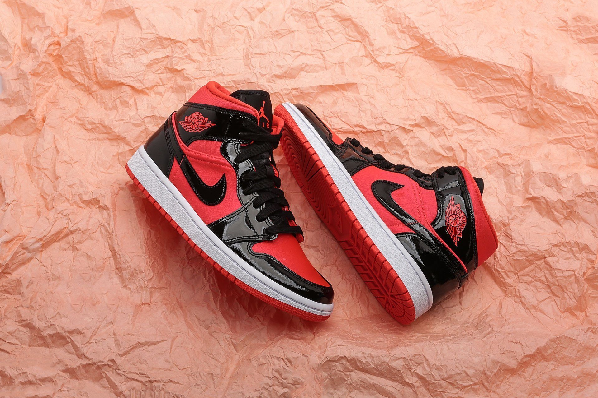 Giày Nike Air Jordan 1 Mid 'Hot Bred Punch' BQ6472-600 - Ảnh 6