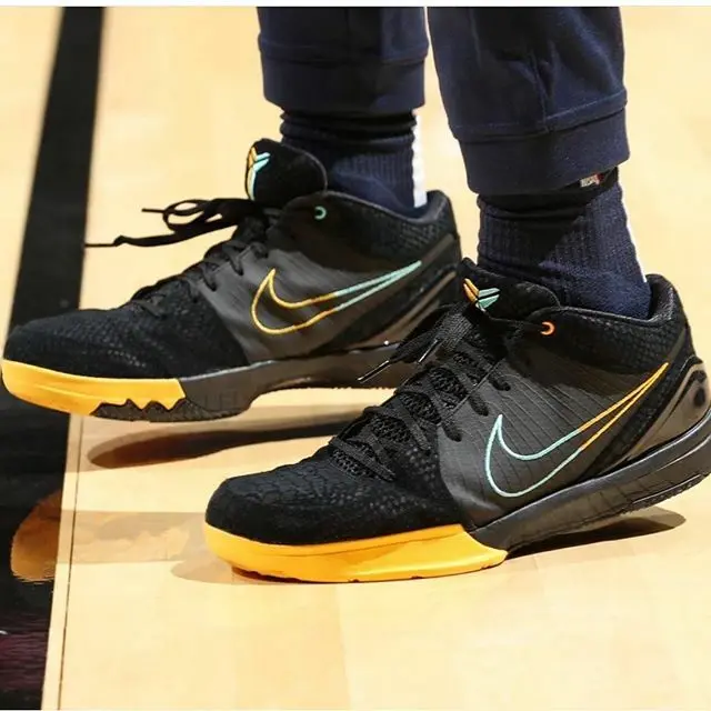 Alternative view of Giày Nike Zoom Kobe 4 Protro 'Snakeskin' AV6339-002