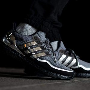 Alternative view of Giày Adidas Ultra Boost "Grey Silver" EG8103