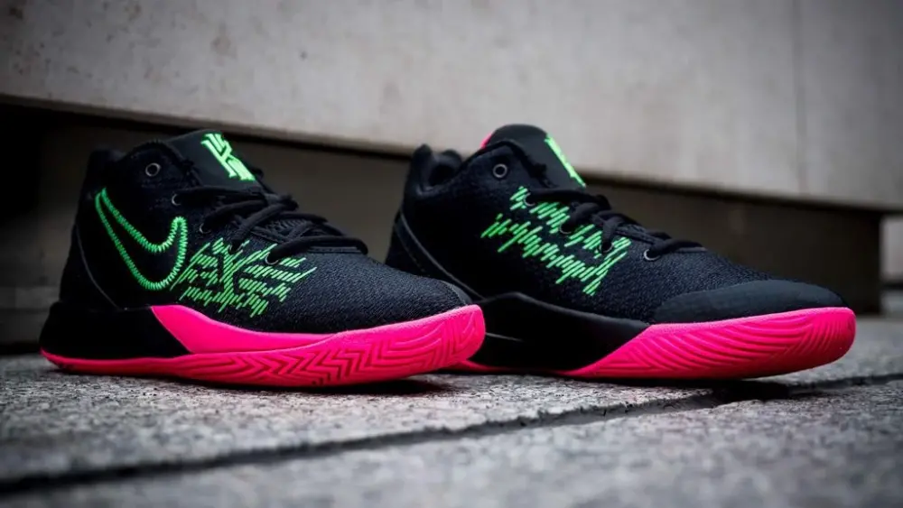 Alternative view of Giày Nike Kyrie Flytrap 2 'Black Hyper Pink' AO4436-005