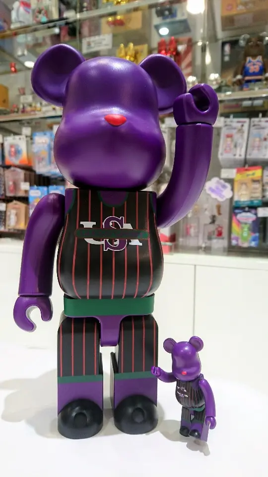 Mô hình Bearbrick Guess Sport Jersey 100% & 400% Purple - Ảnh 3