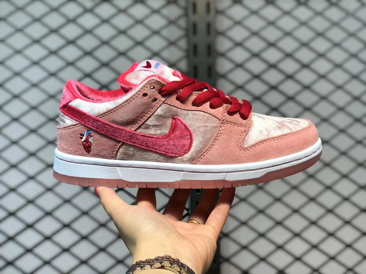 Giày Nike StrangeLove x Dunk Low SB 'Valentine's Day' CT2552-800 - Ảnh 6