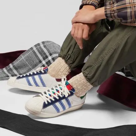 Alternative view of Giày Adidas END. x Superstar 'Alternative Luxury' FX0586