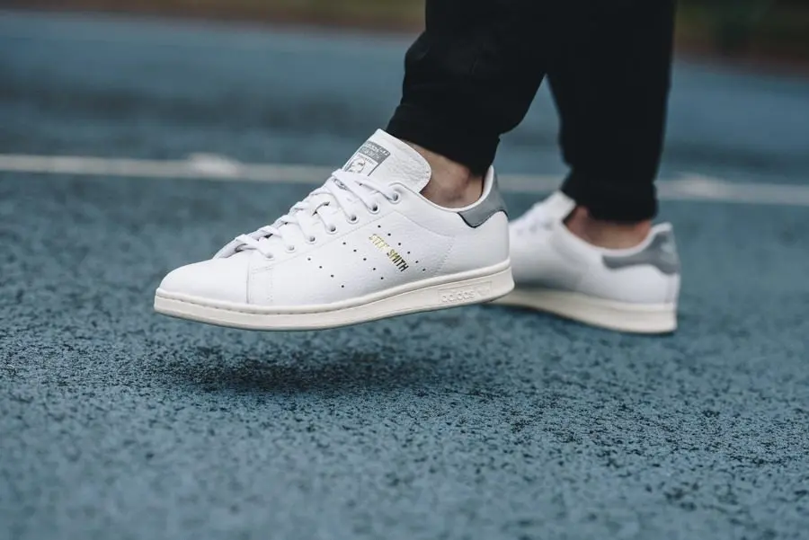 Alternative view of Giày Adidas Stan Smith x Pharrel Williams 'Vintage Blue' CP9701