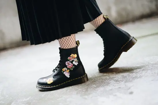 Giày Dr.Martens 1460 Vonda II 'Black Flowers' 24067001 - Ảnh 3