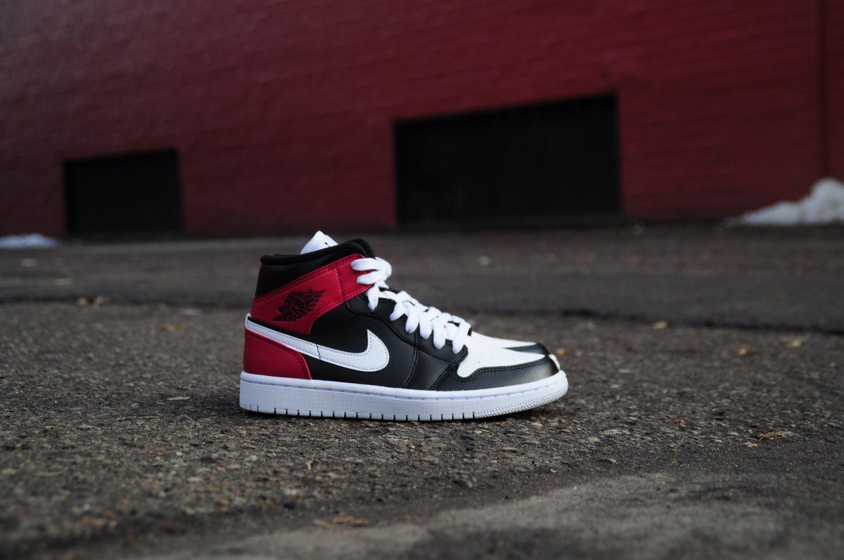 Giày Nike Air Jordan 1 Mid Noble Red BQ6472-016 - Ảnh 6