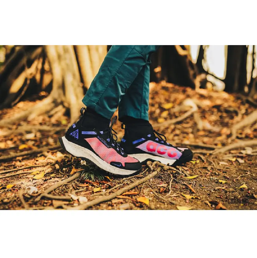 Alternative view of Giày Nike ACG Terra Zaherra 'Rush Pink Racer Blue' CQ0076-600