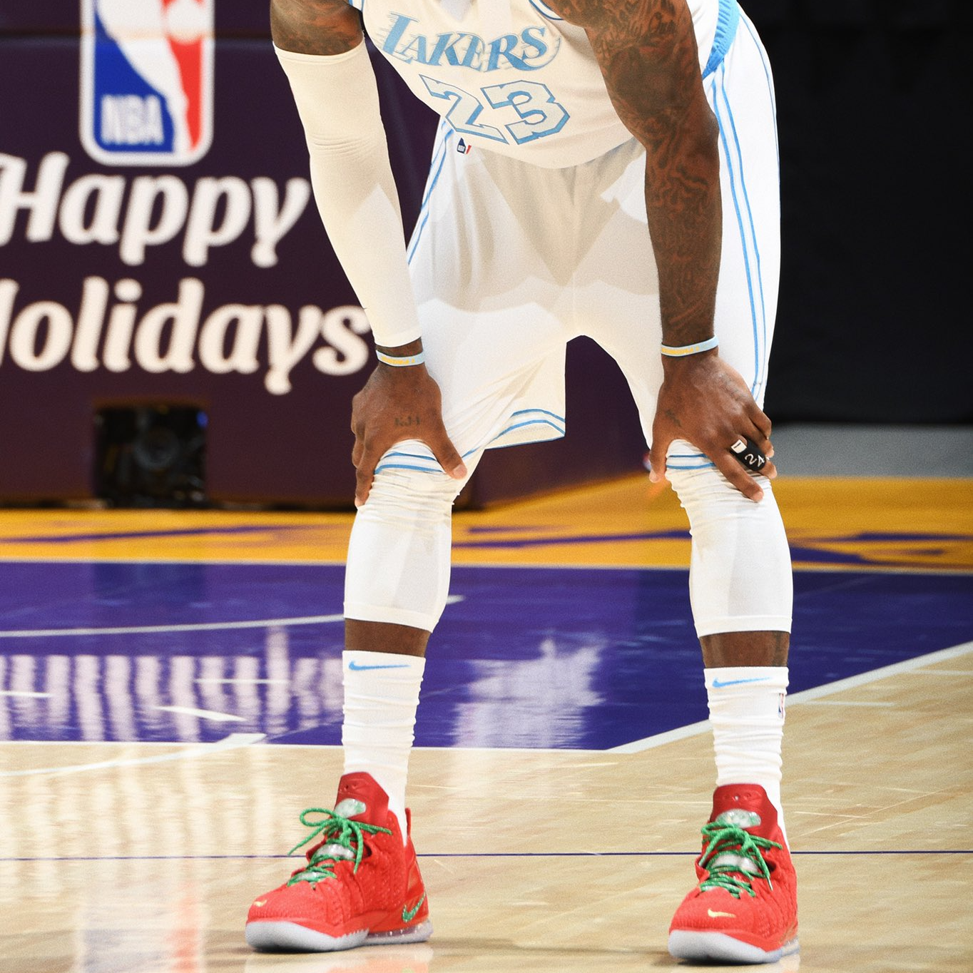 Giày Nike LeBron 18 'X-Mas In LA' DB8148-601 - Ảnh 4