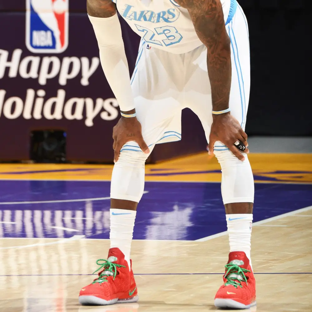 Giày Nike LeBron 18 'X-Mas In LA' DB8148-601 - Ảnh 4