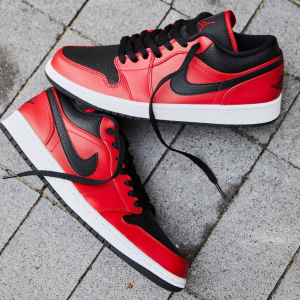 Alternative view of Giày Nike Air Jordan 1 Low 'Reverse Bred' 553558-605