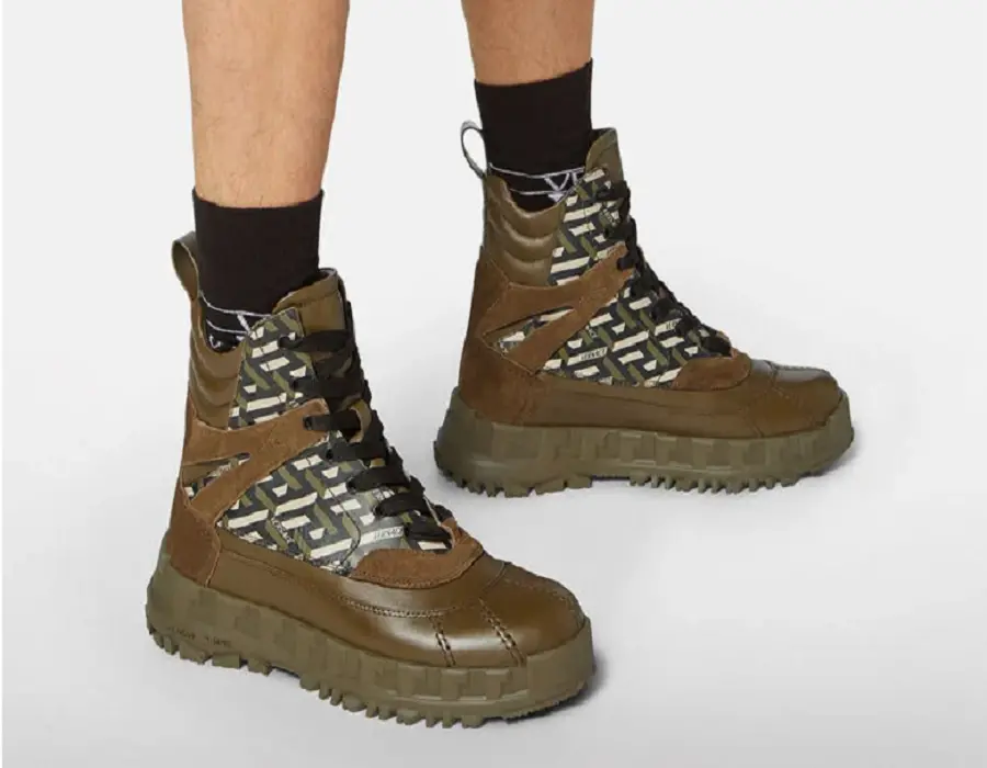 Alternative view of Giày Versace Greca Rhegis La Greca Print Boots Khaki 1001955-1A01745-5B230