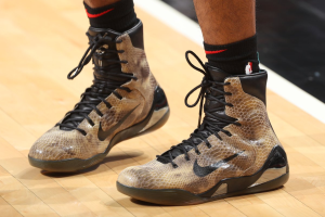 Alternative view of Giày Nike Kobe 9 High EXT QS 'Snakeskin' 716616-001