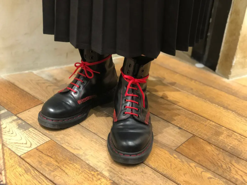 Alternative view of Giày Dr. Martens 1460 Contrast Stitch Ankle Boots 'Red' 25827001