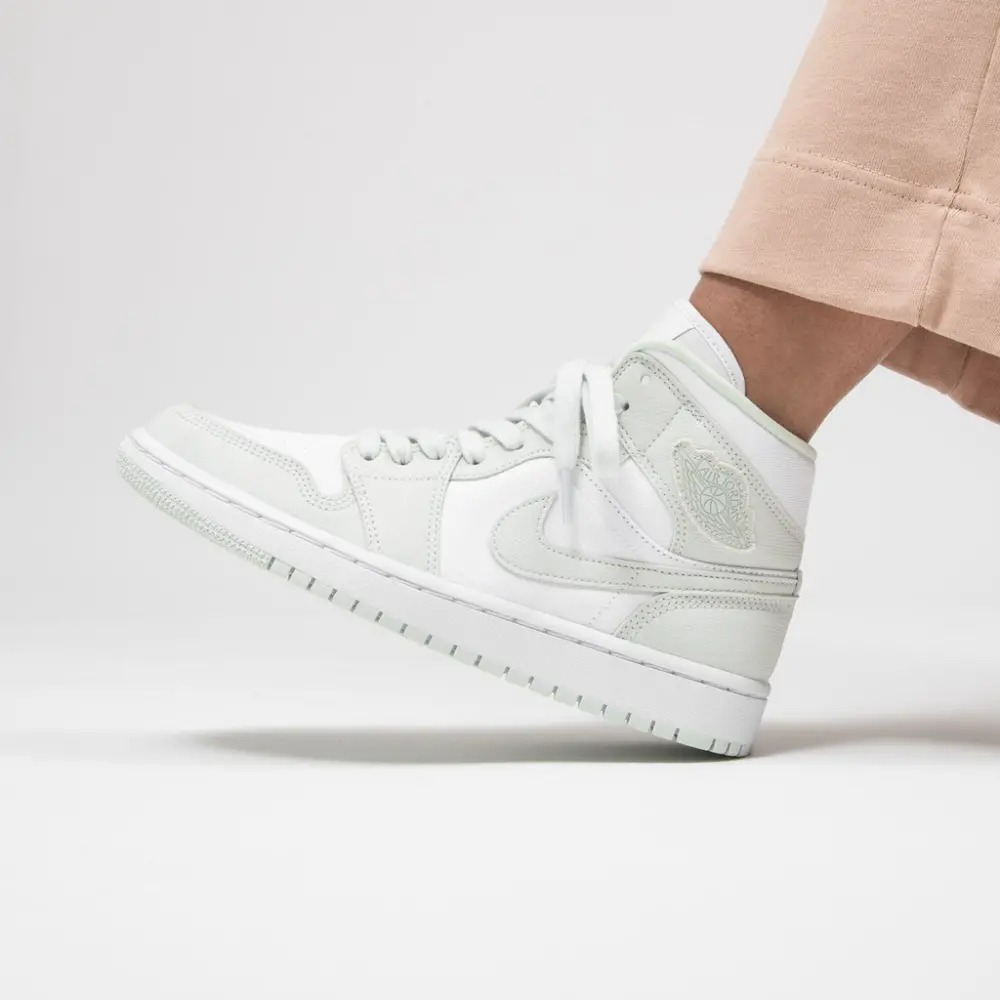 Giày Nike Wmns Air Jordan 1 Mid 'Spruce Aura' CV5280-103 - Ảnh 4