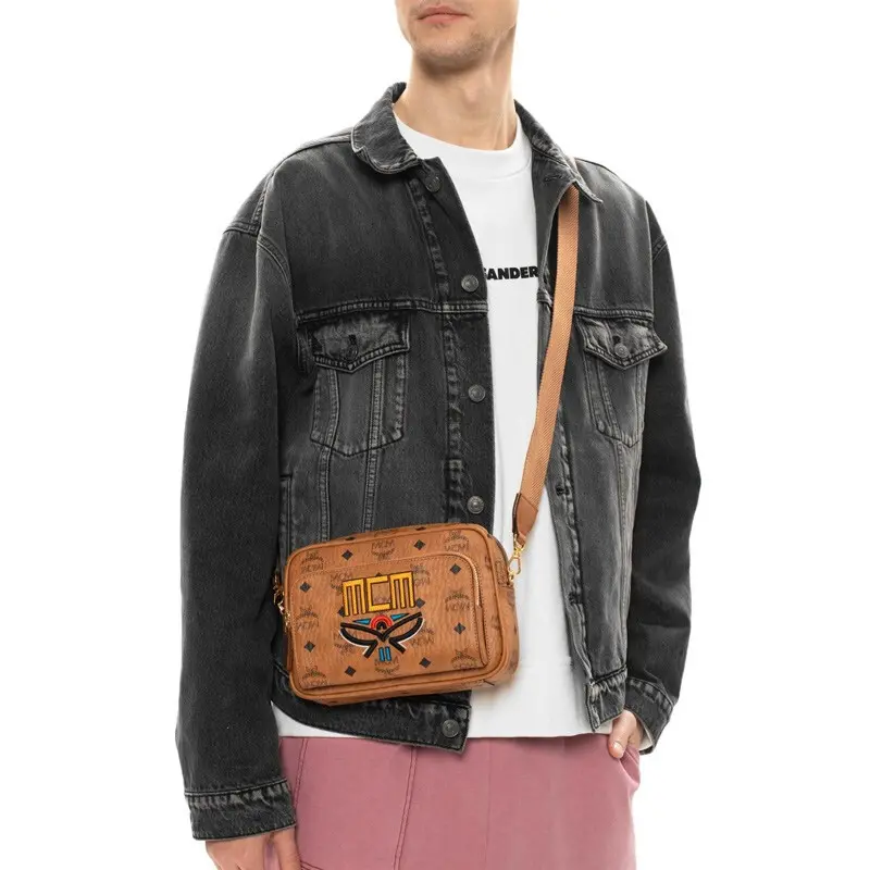 Alternative view of Túi MCM Klassik Crossbody in Geo Laurel Visetos MMRBSKC03CO001