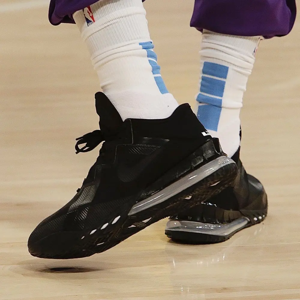 Giày Nike LeBron 18 Low 'Zero Dark 23' CV7562-004 - Ảnh 3