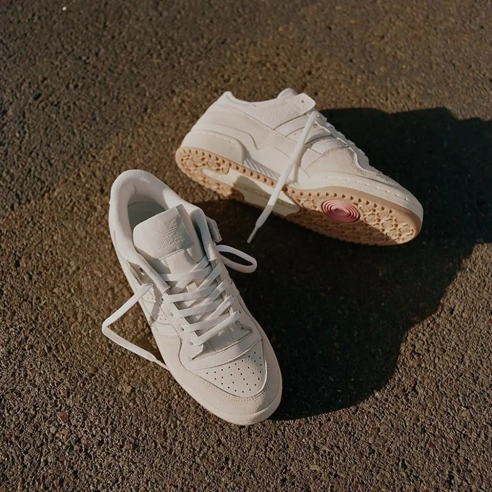 Alternative view of Giày Adidas Forum 84 Low ADV 'White Gum' FY7998