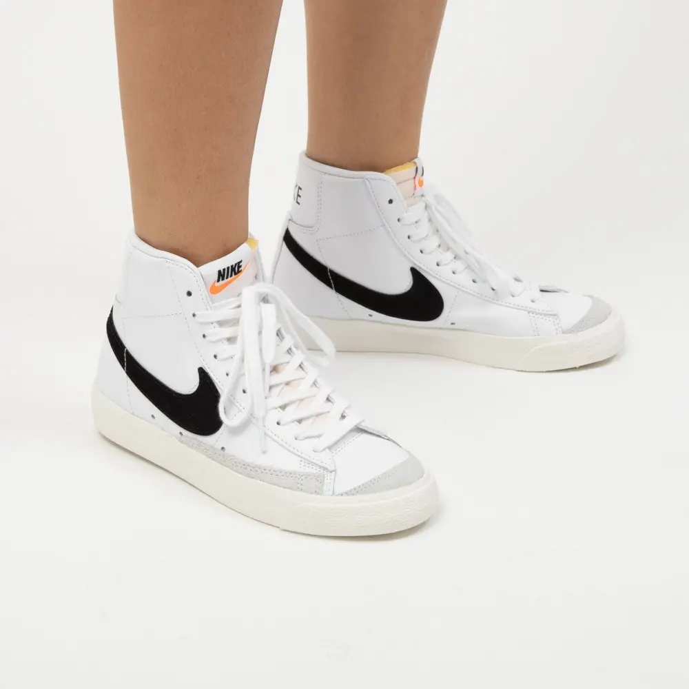 Alternative view of Giày Nike Wmns Blazer Mid 77 Vintage 'White Black' CZ1055-100