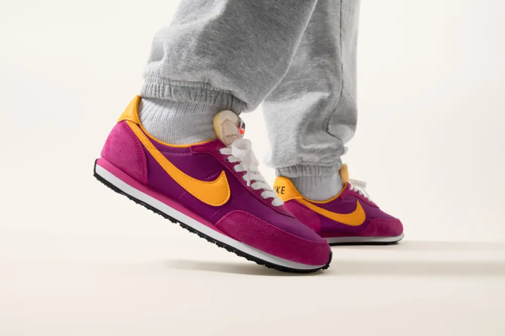 Alternative view of Giày Nike Waffle Trainer 2 'Fireberry' DB3004-600