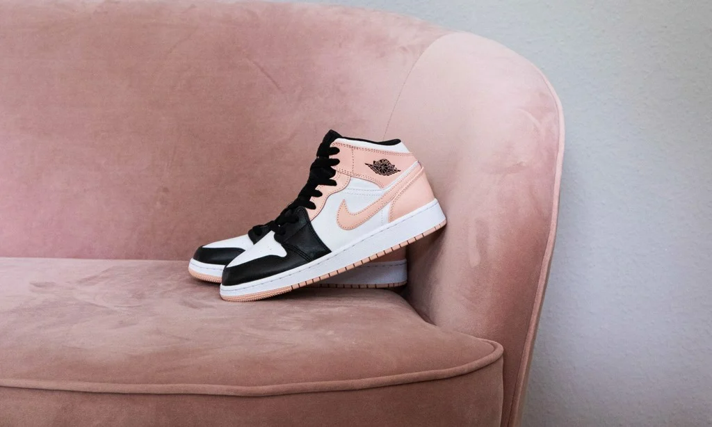 Giày Nike Air Jordan 1 Mid GS 'Crimson Tint' 554725-133 - Ảnh 5