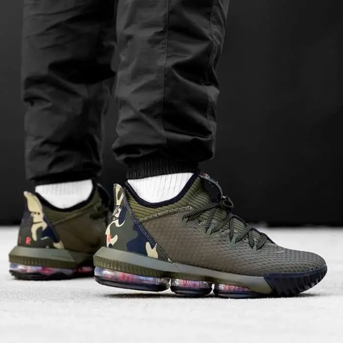 Alternative view of Giày Nike LeBron 16 Low EP 'Camo' CI2669-300