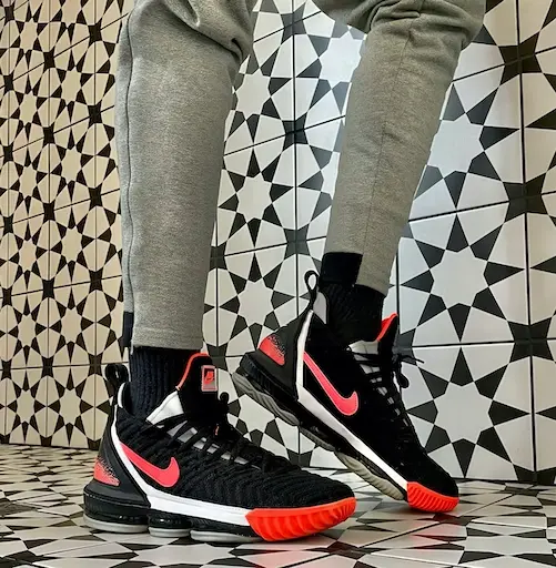 Alternative view of Giày Nike LeBron 16 'Tech Challenge Hot Lava Black' CI1521-001