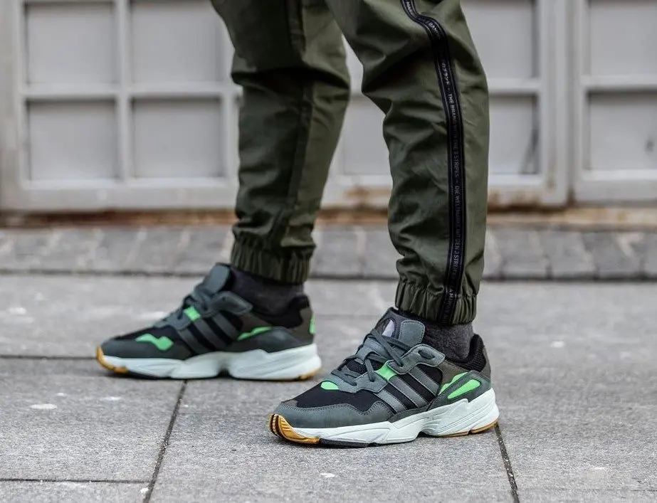 Alternative view of Giày Adidas Yung-96 'Olive Gum' F35018