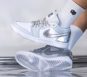 Alternative view of Giày Nike Air Jordan 1 Low 'Lucky Dip' DX6070-101