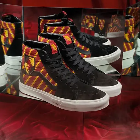 Alternative view of Giày Vans Harry Potter x Sk8-Hi 'Gryffindor' VN0A4BV6XK8