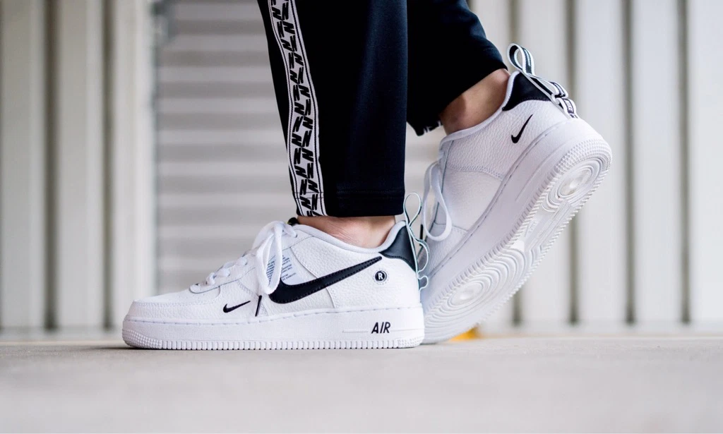 Giày Nike Air Force 1 LV8 Utility GS 'Overbranding' AR1708-100 - Ảnh 2