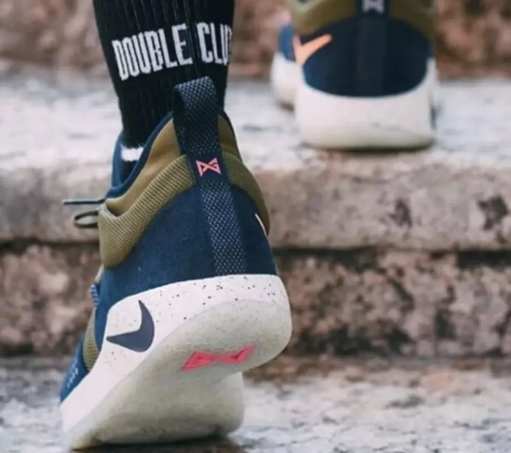 Alternative view of Giày Nike PG 2 'ACG' AJ2039-300