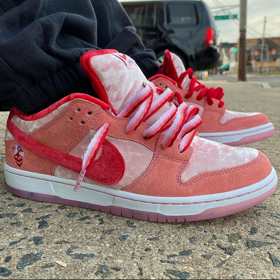 Giày Nike StrangeLove x Dunk Low SB 'Valentine's Day' CT2552-800 - Ảnh 3
