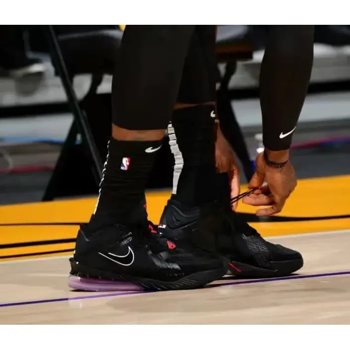 Alternative view of Giày Nike LeBron 18 Low EP 'Bred' CV7564-001