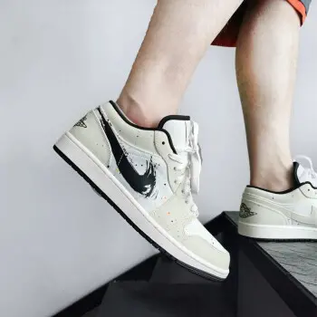 Giày Nike Air Jordan 1 Low 'Brushstroke Swoosh Splatter' DM3528-100 - Ảnh 3