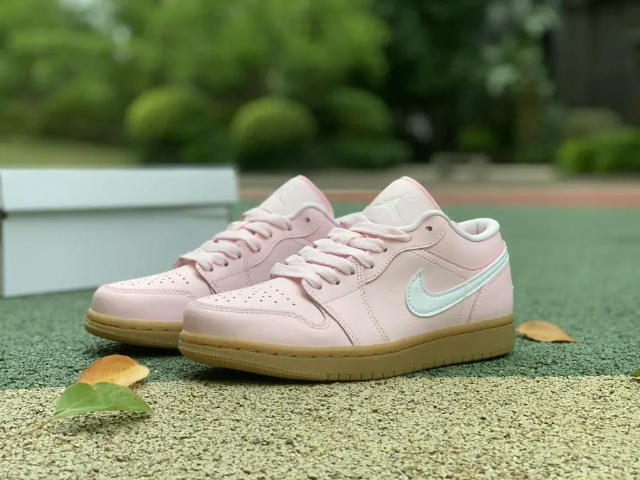 Giày Nike Wmns Air Jordan 1 Low 'Arctic Pink Gum' DC0774-601 - Ảnh 4