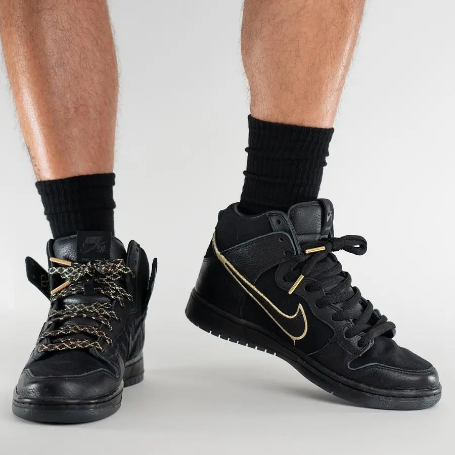 Alternative view of Giày Nike SB Dunk High FAUST 'Black Gold' DH7755-001
