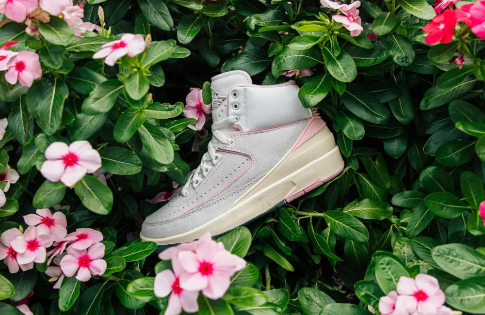 Alternative view of Giày Nike Air Jordan 2 Retro 'Soft Pink' FB2372-100