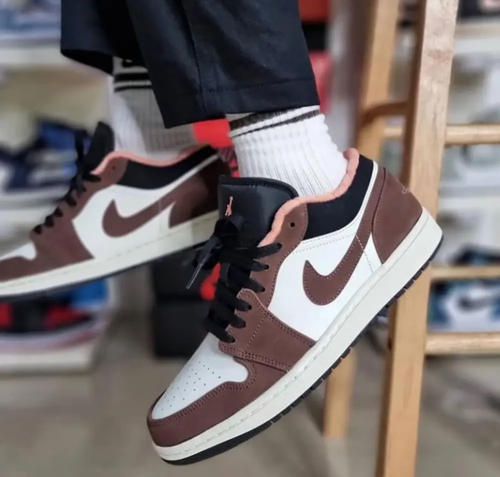 Alternative view of Giày Nike Air Jordan 1 Low 'Mocha' DC6991-200
