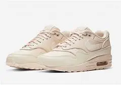 Alternative view of Giày Nike Air Max 1 LX 'Guava Ice' 917691-801