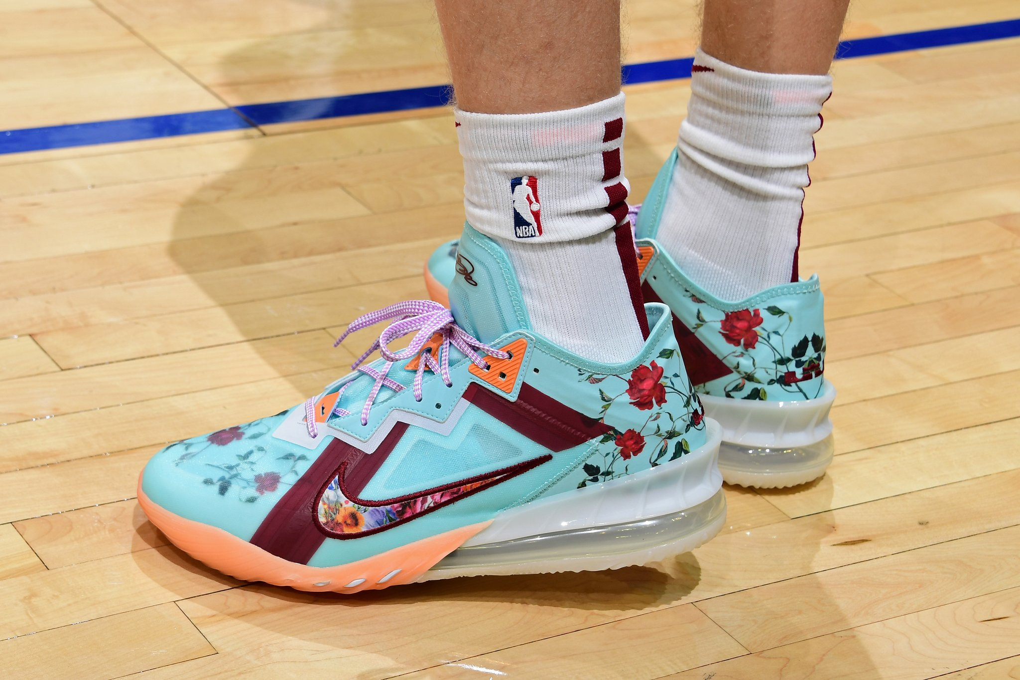 Giày Nike Mimi Plange x LeBron 18 Low GS 'Daughters' DN4177-400 - Ảnh 2