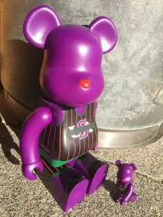 Alternative view of Mô hình Bearbrick Guess Sport Jersey 100% & 400% Purple