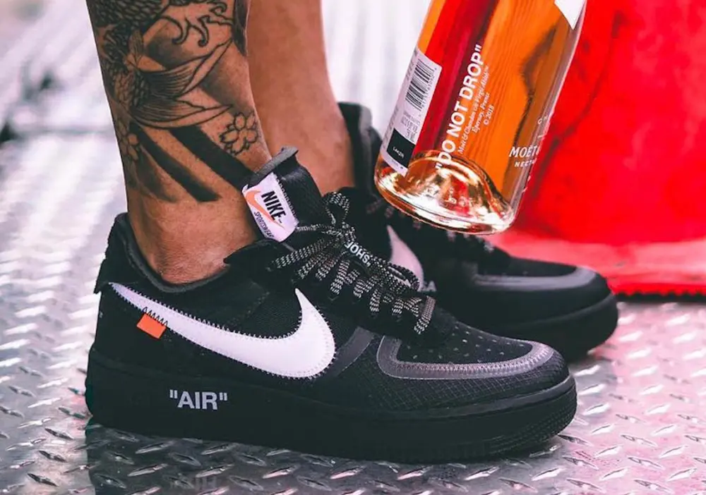 Alternative view of Giày Off-White x Nike Air Force 1 Low 'Black' AO4606-001